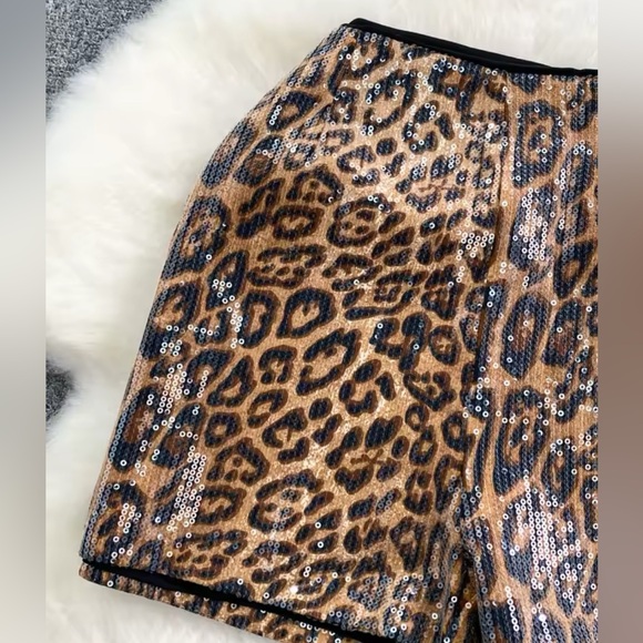 Leopard Shorts - Picture 3 of 3